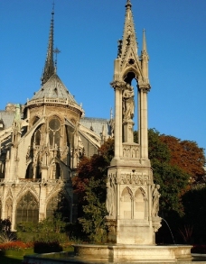西式喷泉巴黎圣母院图片
